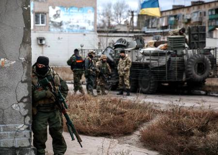 Жители украинской части Донбасса продолжают борьбу за вывод ВСУ