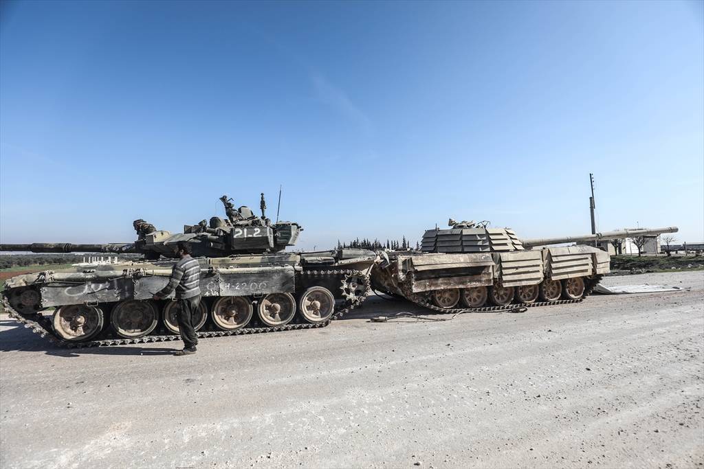 Сирийцы потеряли танк Т-72М1 с "уголковой защитой" в Идлибе