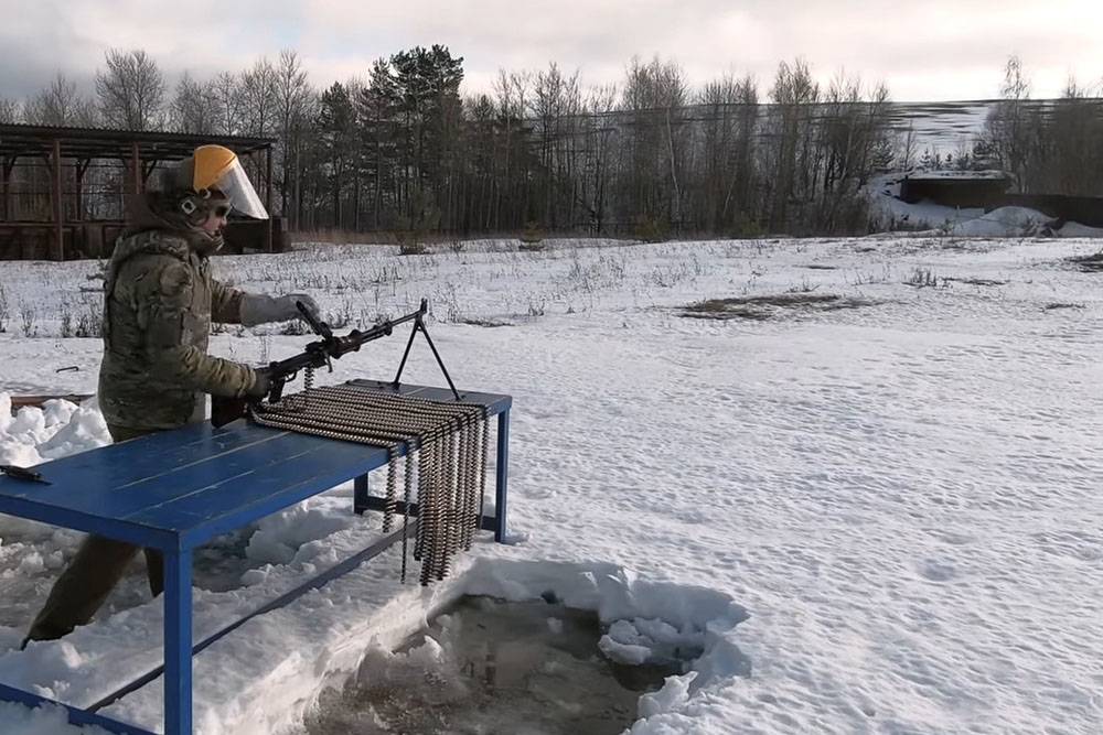 Ручной пулемет Дегтярева испытали безостановочной стрельбой