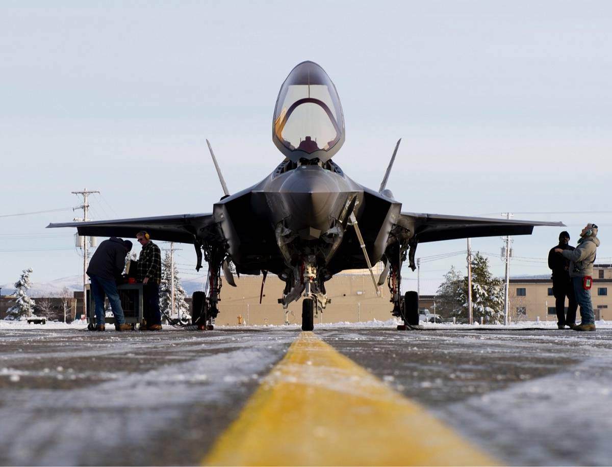 Сотни недостатков F-35: в National Interest раскритиковали истребитель США