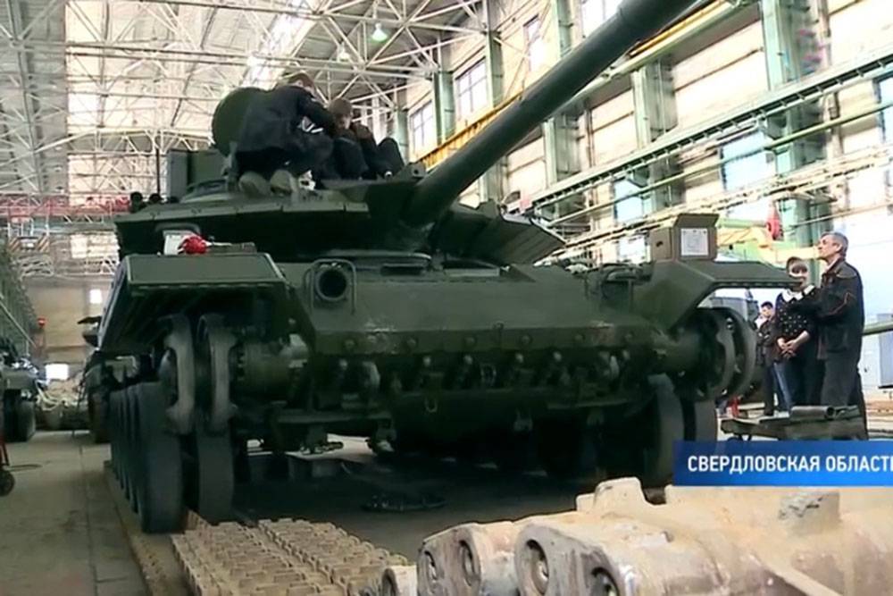 Подготовку новейших танков Т-90М к параду в Москве сняли на видео