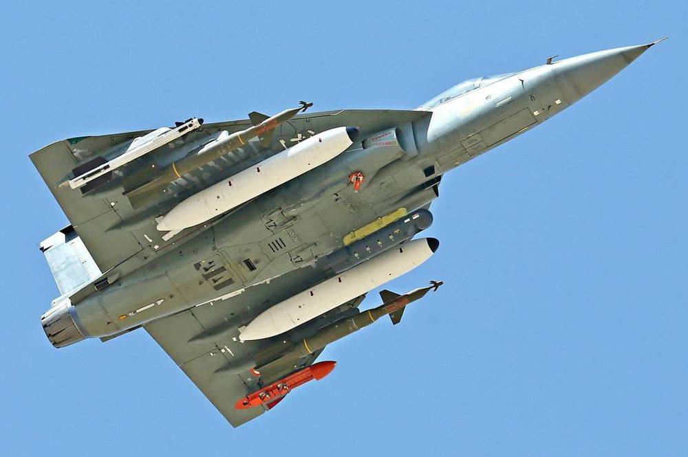 Индийский истребитель оказался менее выгодным, чем российский Су-57