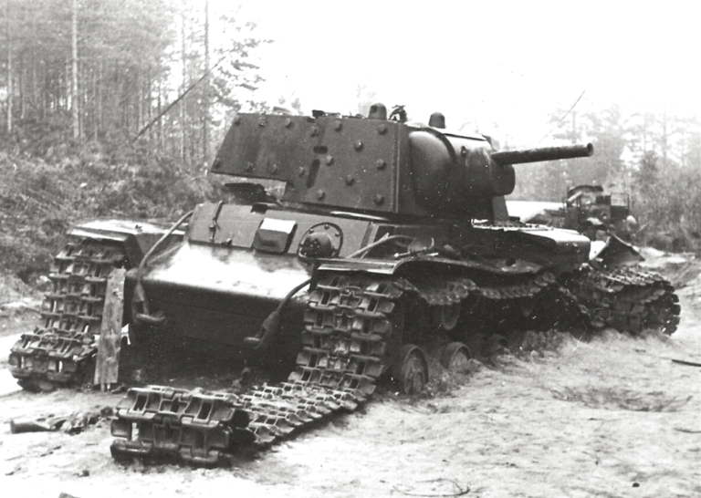 Как один советский танк КВ сдержал дивизию вермахта в литовском Расейняй
