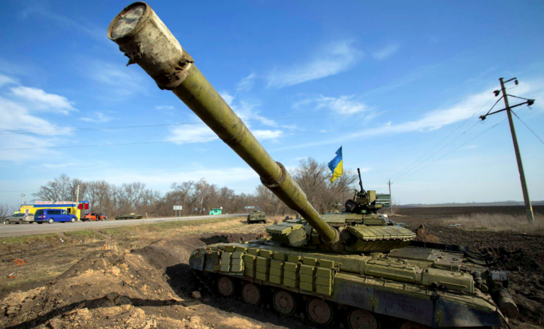 Танки ВСУ уничтожили «вражеский» опорный пункт в ходе учений под Луганском