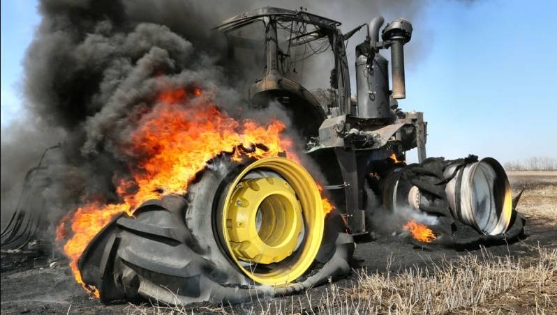 На Донбассе на противотанковой мине подорвался трактор