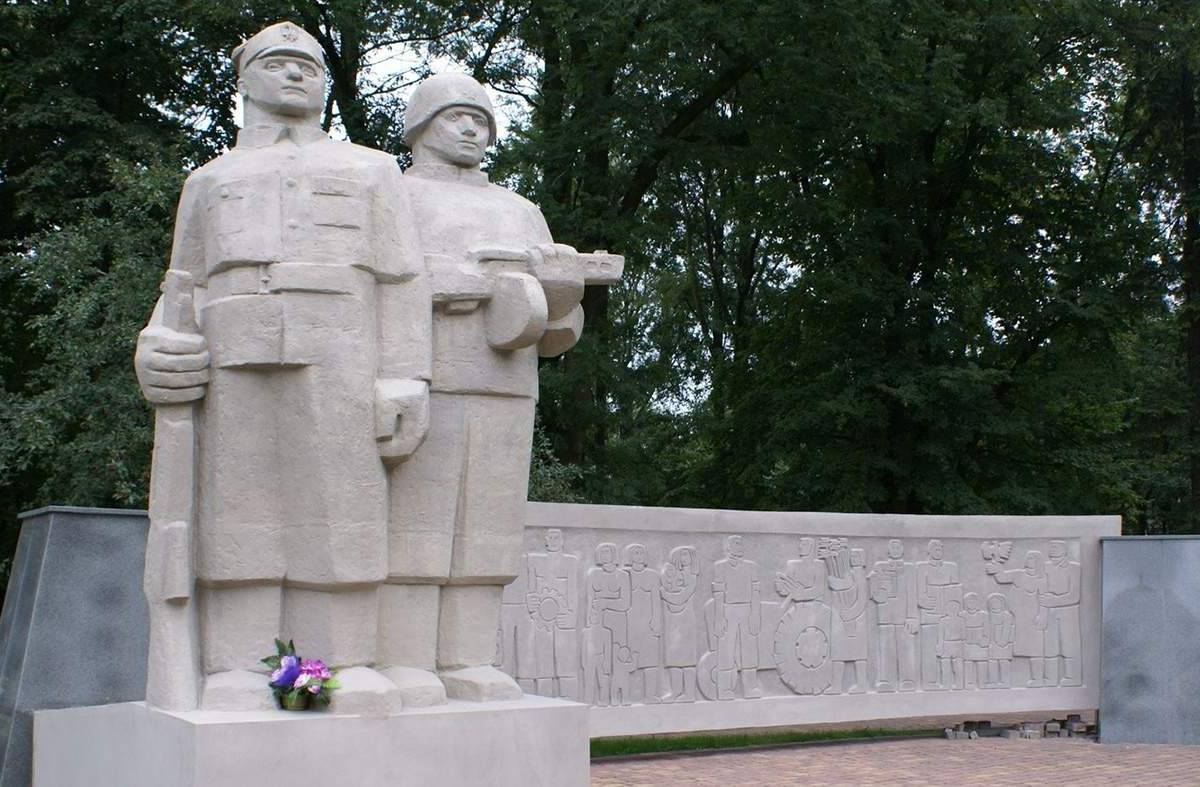 Поляки спасли памятник советскому солдату