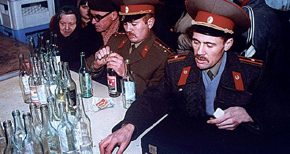Как Советская армия перешла в подчинение прапорщику