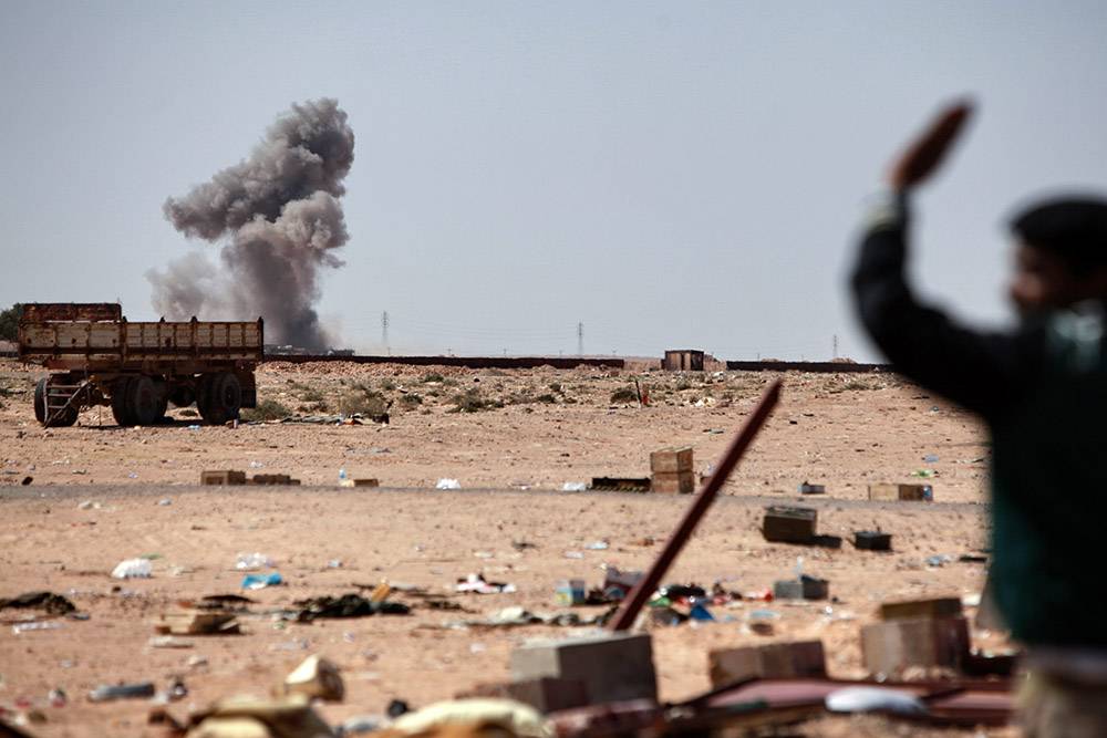 Работу артиллерии под контролем дронов сняли на видео в Ливии