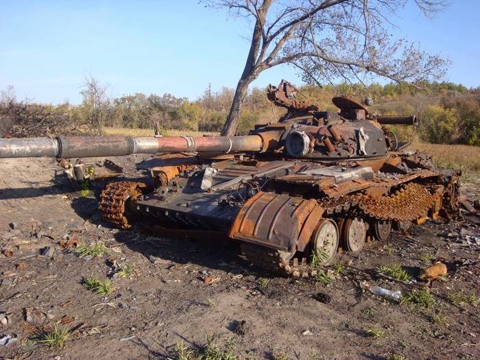Украинский танк с экипажем взорвался под Донецком