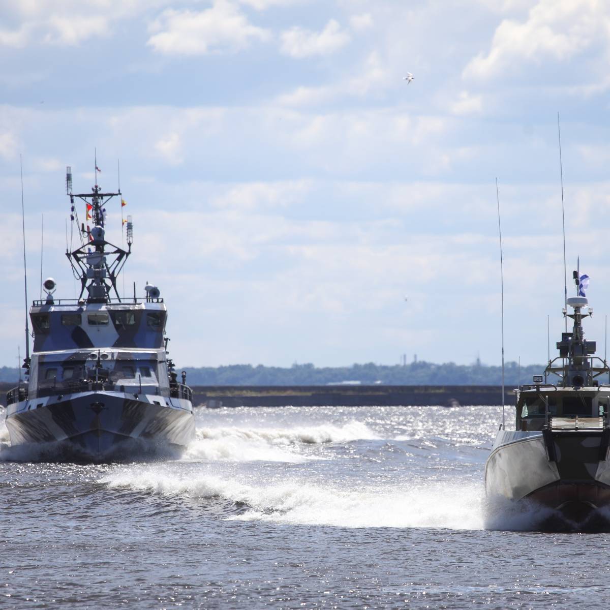 Четыре военных корабля выведут в Неву в Петербурге на День Победы
