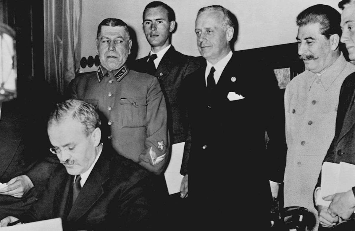 Сколько стран заключили пакт о ненападении с Гитлером
