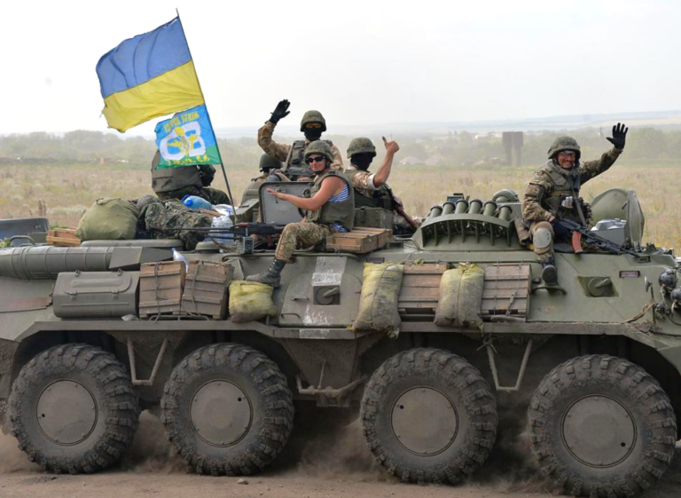 Почему украинская армия продолжает воевать на старых советских броневиках
