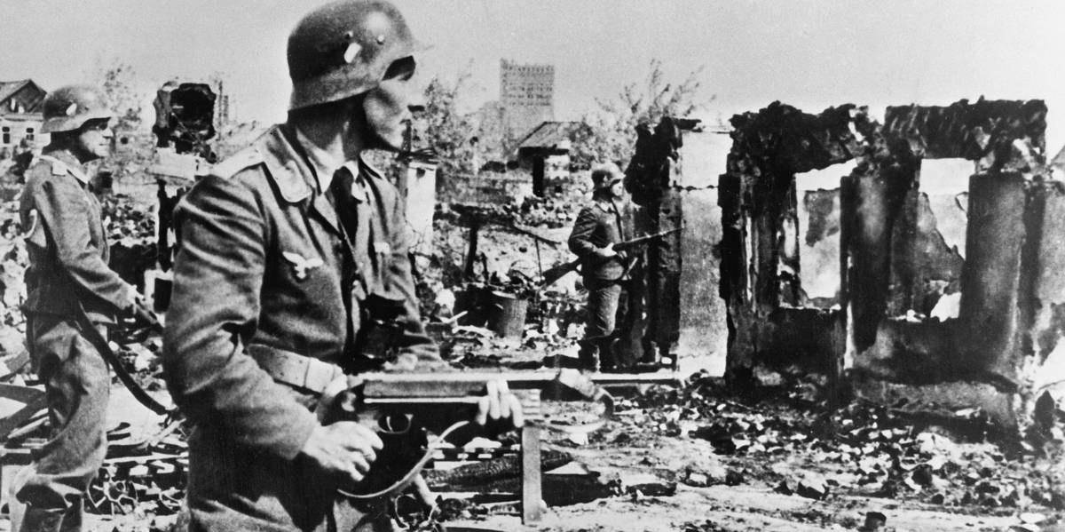 После Гитлера: нацисты продолжали сражаться — кто из ярости, а кто от ужаса