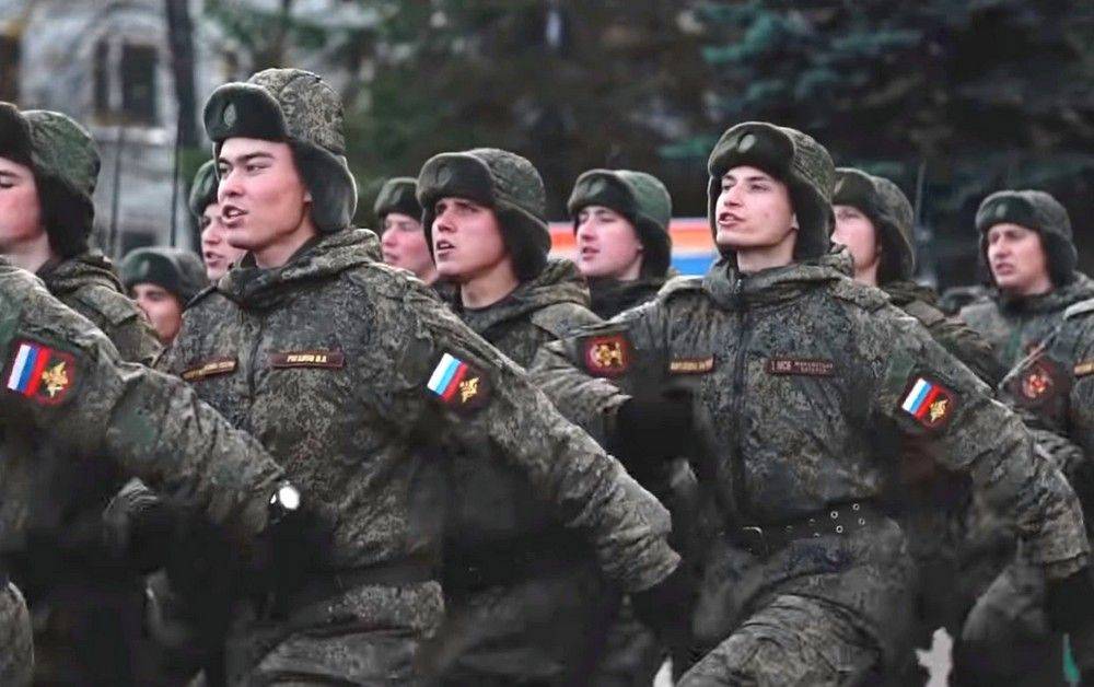 «Служу Ичкерии!»: военнослужащие армии РФ маршируют под странные речёвки