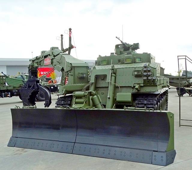 55-тонный "саперный танк" УБИМ на базе Т-90А превосходит зарубежные аналоги