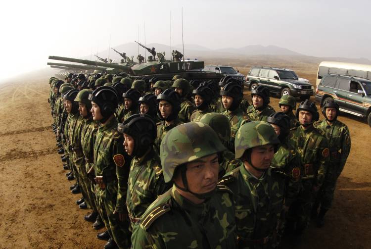 Опасно ли для России наращивание военной мощи Китая