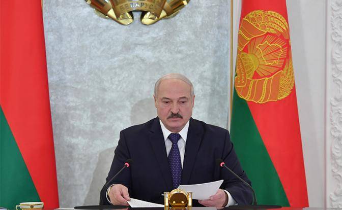 Россия не заставит батьку Лукашенко встать на колени, он уходит к Китаю