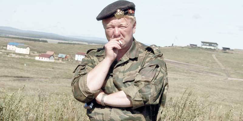 Полковник Трухан: Лукашенко без согласования с РФ передает военные секреты