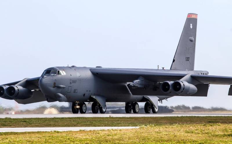 Столетний «бомбер»: как Штаты будут модернизировать легендарный B-52