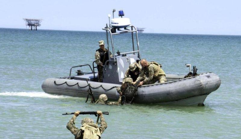 Украина тренируется отбивать морской десант и захватывать российские вышки
