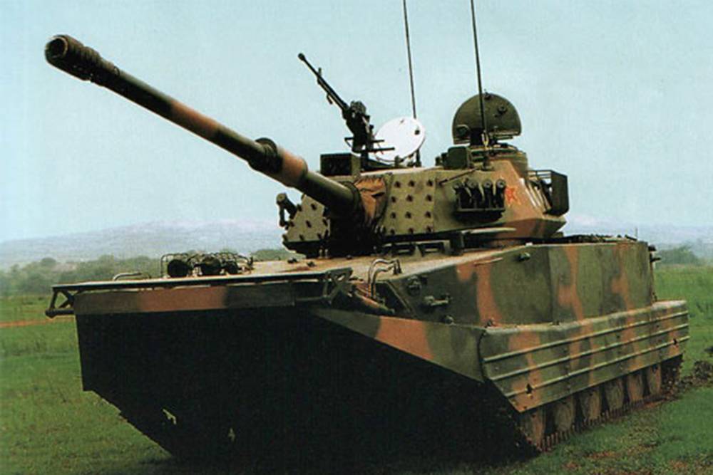 Китайские легкие танки заметили на границе с Индией