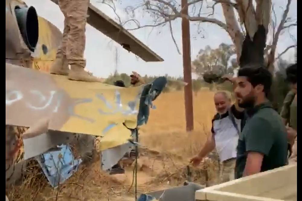 Разбили при буксировке: силы ПНС повредили трофейный Ми-35 в Ливии