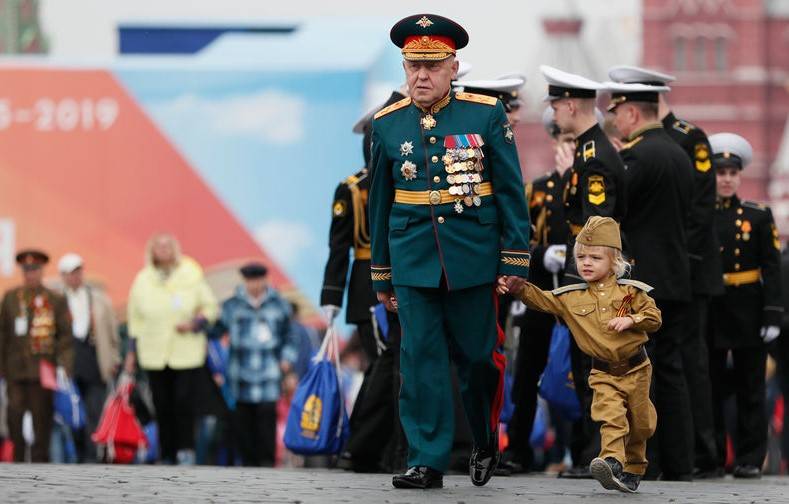 В Москву, для участия в параде Победы