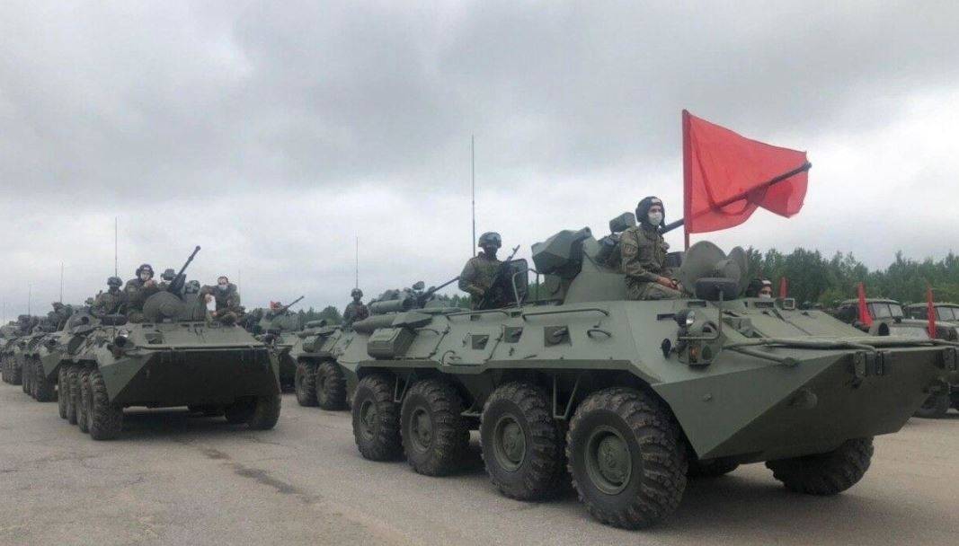 Военные из 12 стран начали репетицию парада Победы в Москве