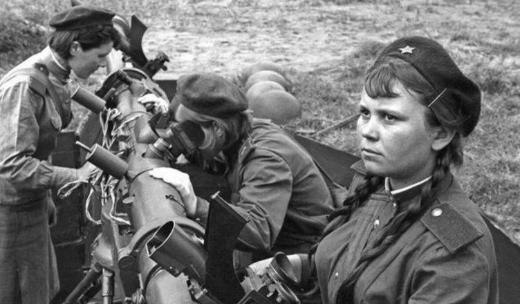 Девушки в боях за Сталинград