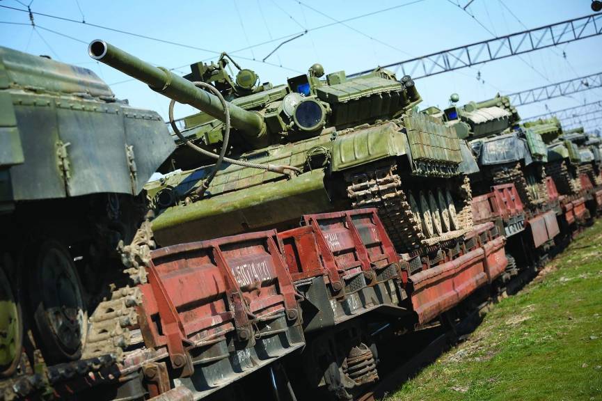 Украинский солдат решил взорвать госпиталь с карателями и бронетехнику