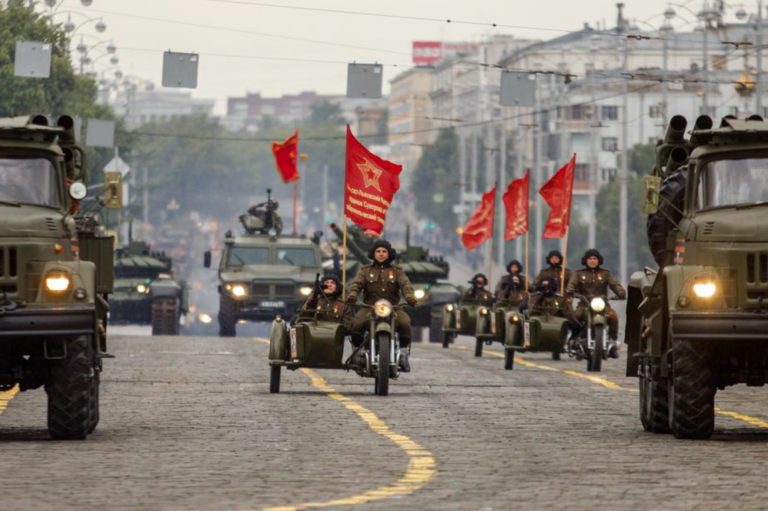 Конфуз с военной техникой произошел на параде Победы в Екатеринбурге