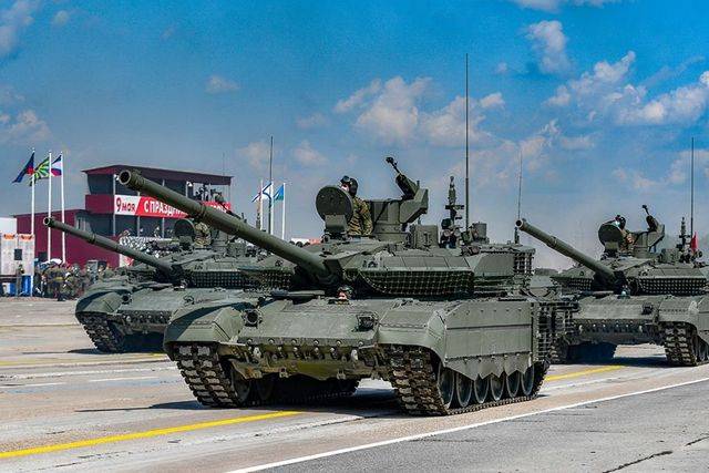 Танки Т-90М "Прорыв" после парада приступили к боевой подготовке