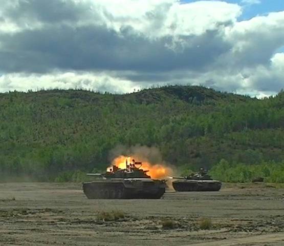 "Парадные" газотурбинные Т-80БВМ приступили к боевой подготовке