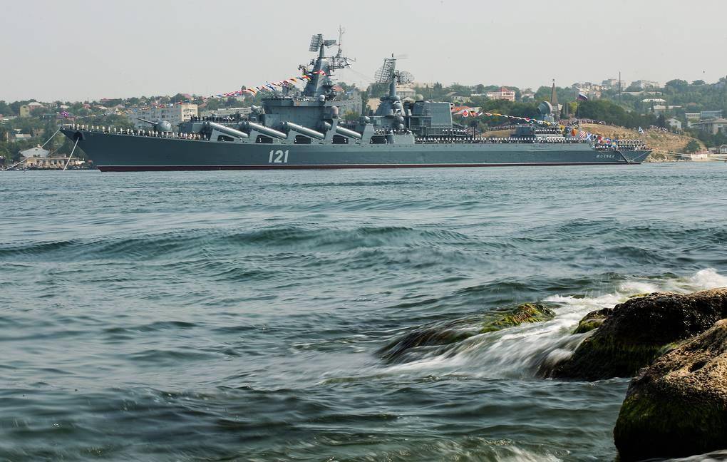 Крейсер "Москва" установит рекорд в составе ВМФ