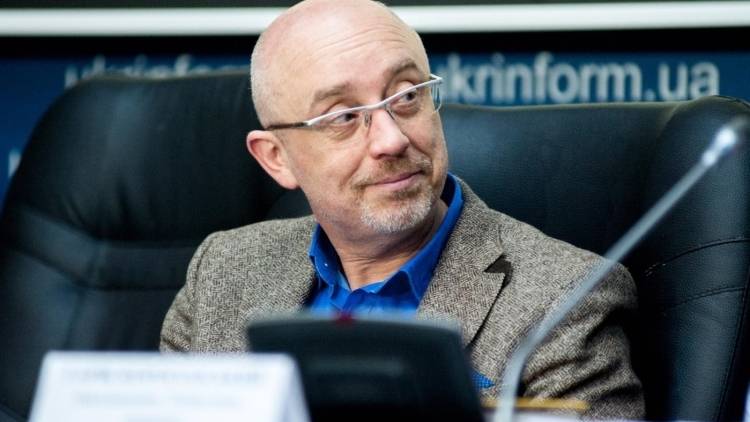 Чеснаков назвал «безумной» идею Киева ввести в Донбасс миротворцев ОБСЕ