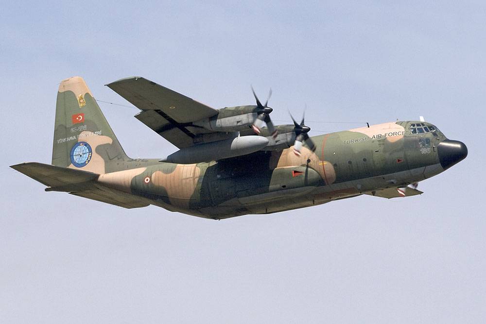 Турецкие самолеты начали приземляться на авиабазе "Эль-Ватыя" в Ливии