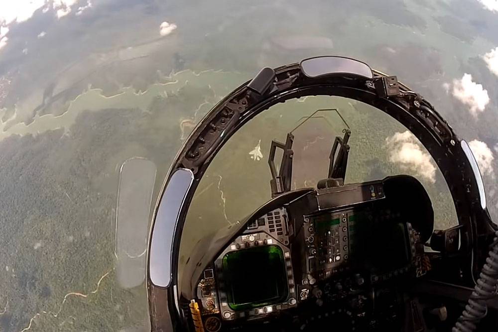 Опубликовано видео учебных воздушных боев между F-18D и Су-30МКМ