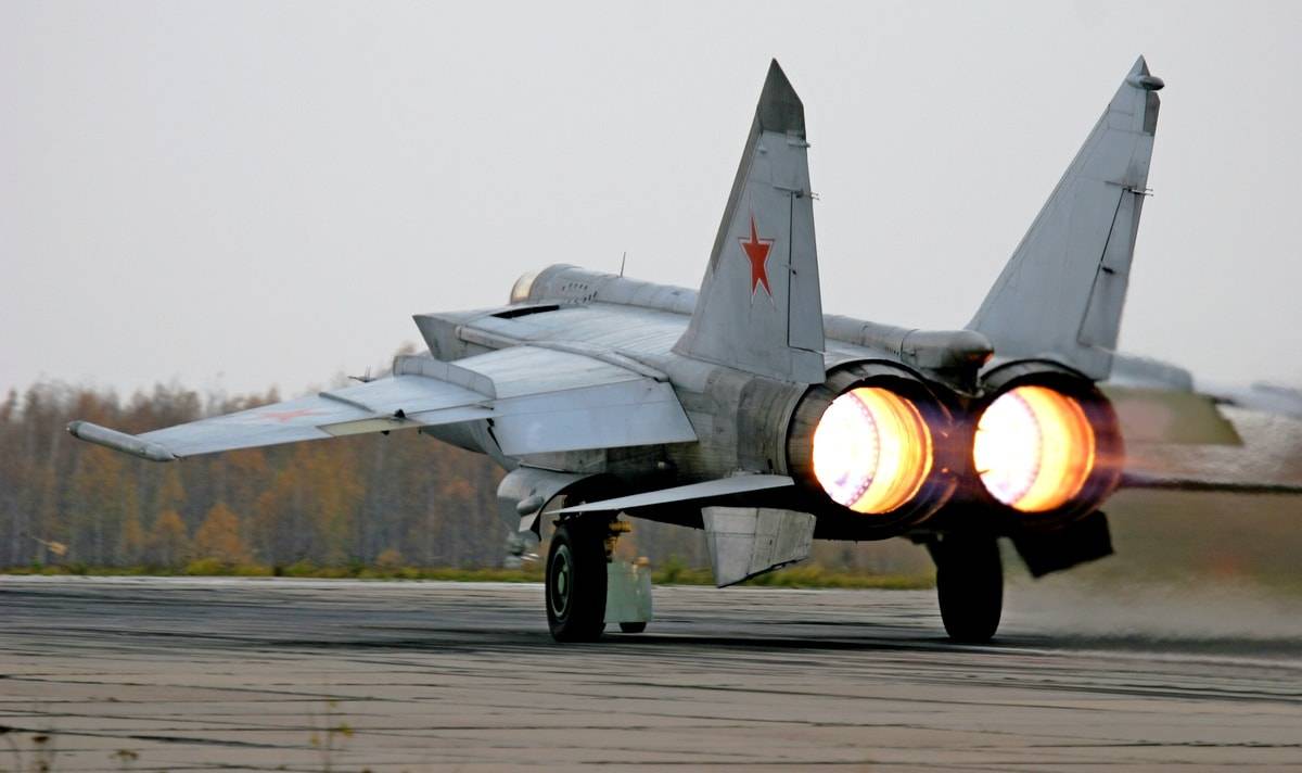 Истребители МиГ-31 уничтожили условные цели в стратосфере в Пермском крае