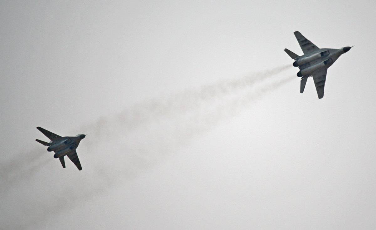 Пара МиГ-29 взяла под контроль небо над Сиртом: кадры из Ливии