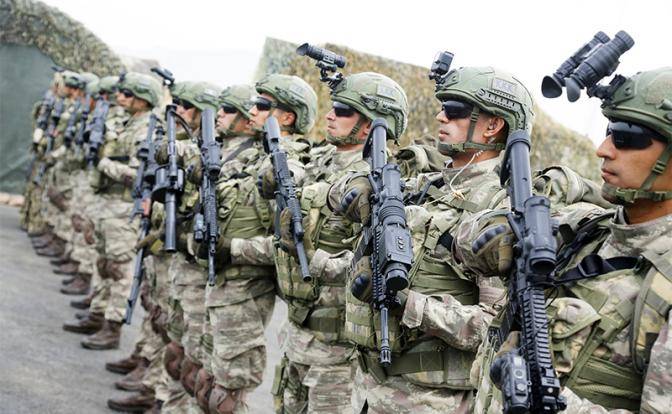 Эрдоган обнажил ятаган: Турция ввела войска в Азербайджан