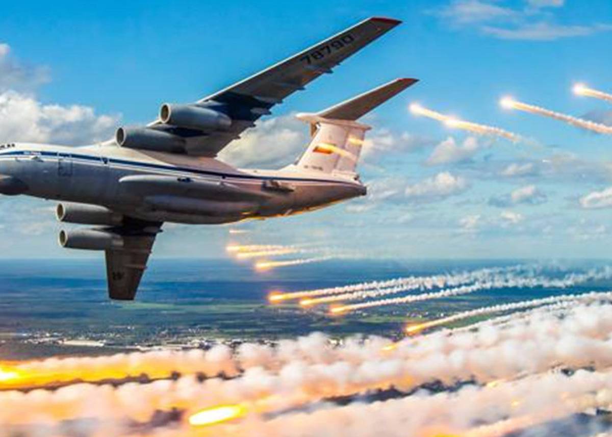 The Drivе оценило завораживающие полеты Ил-76МД, устроивших «огненное» шоу