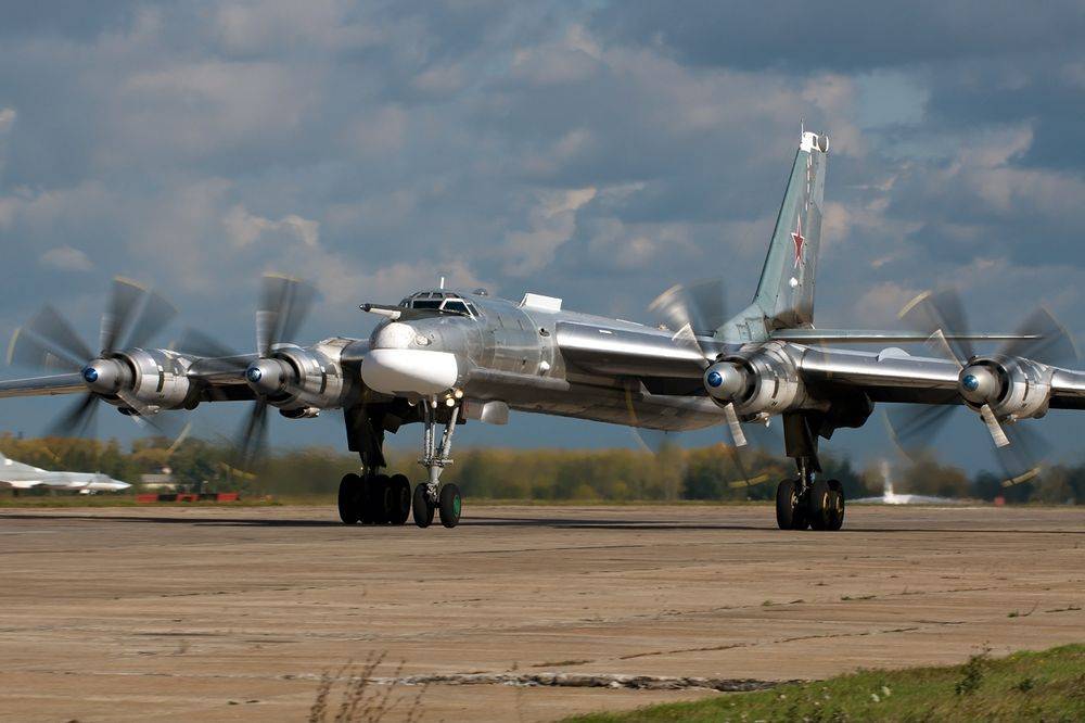 НАТО сопроводило российские Ту-142 над пятью морями и двумя океанами