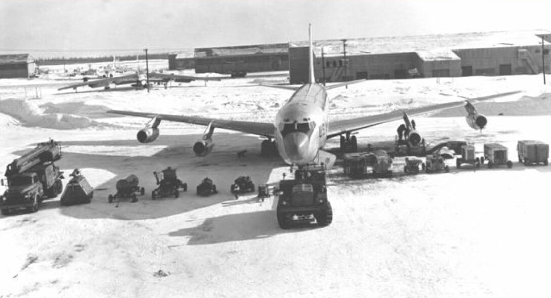 НЛО тревожили авиабазы США во время холодной войны