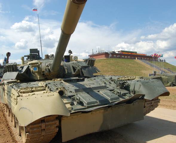 Сколько сейчас получает командир российского танка?