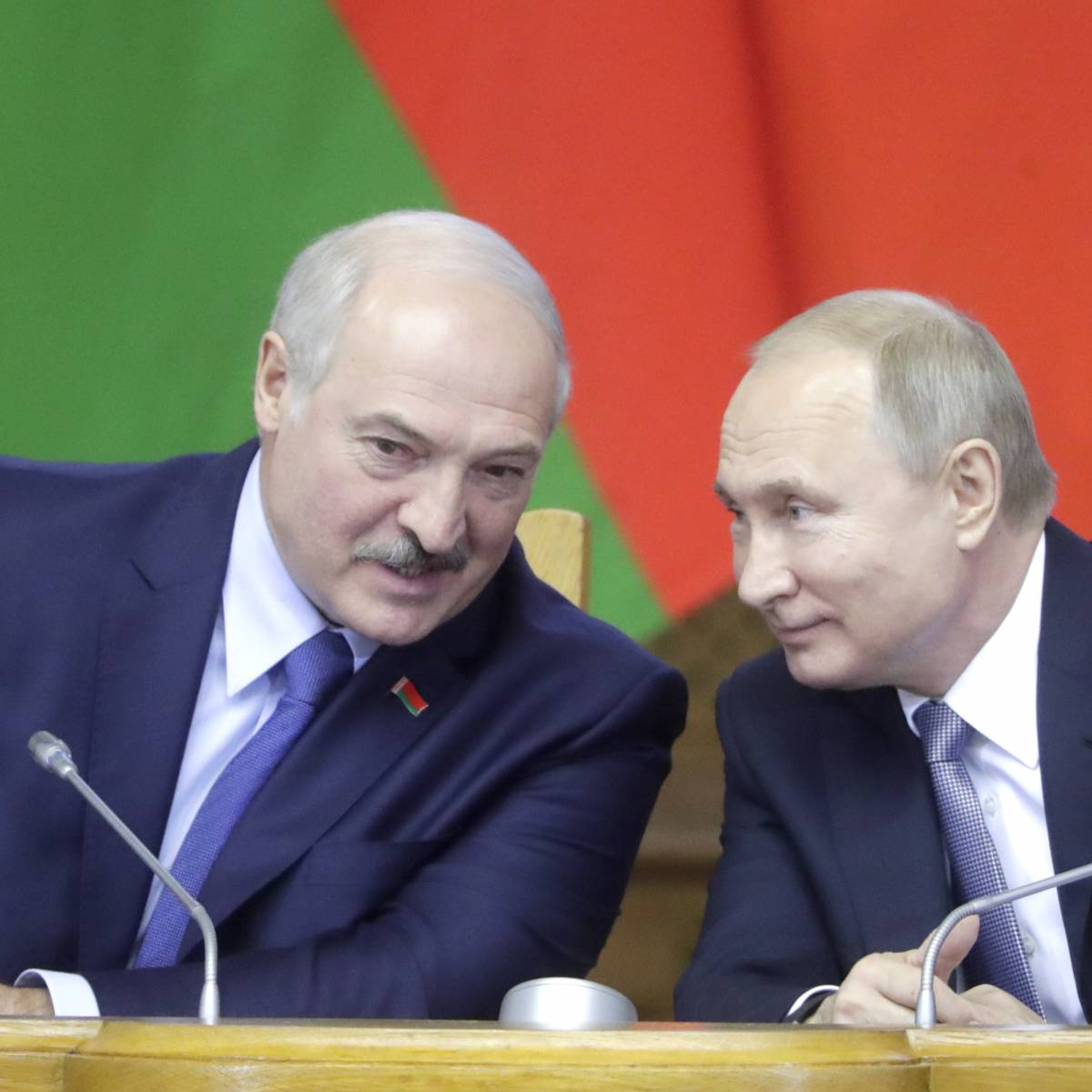 Лукашенко попросил у Путина «некоторые типы вооружения»