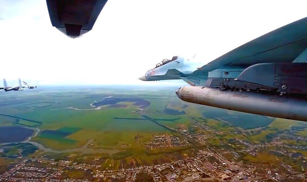 В США оценили случайное уничтожение Су-30М2 другим российским истребителем