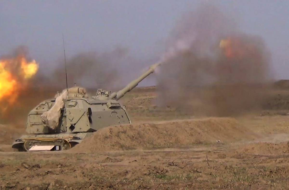 Самолеты, танки, дроны: расклад сил в Карабахе диктует "кровавый сценарий"