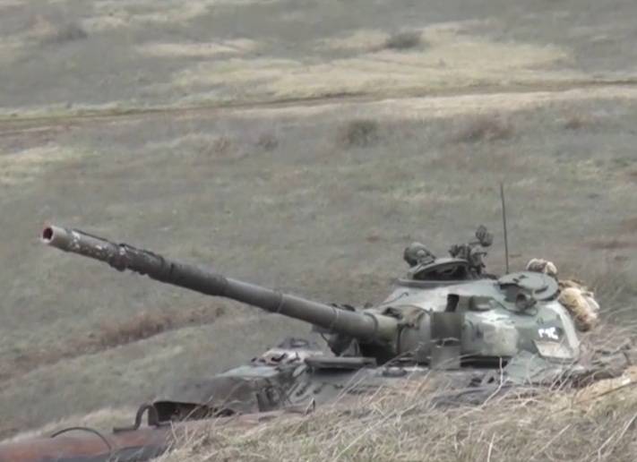 Беззащитны для ПТУР: не все армянские  Т-72 получили "реактивную броню"