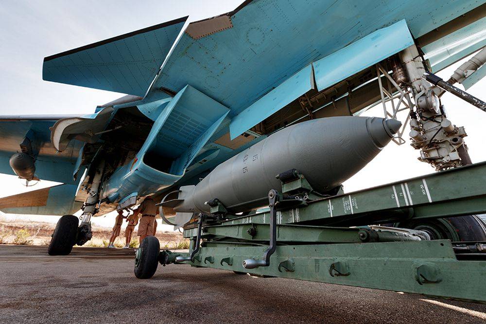 Су-34 ВКС России нанесли групповой удар по сирийским террористам