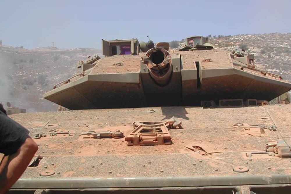 Опубликованы фото танка Merkava Mk IV с взорвавшимся стволом пушки